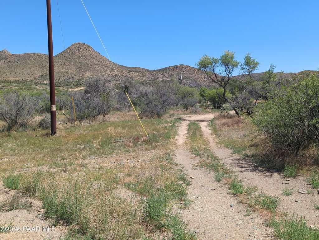 Photo of 00 S Kirkland Peak Road, Kirkland, AZ 86332 (MLS # 1082432)