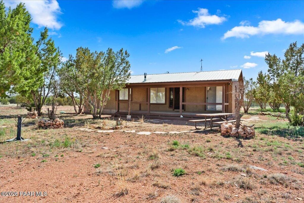 Photo of 45437 N Jacqueline Hill Drive, Ash Fork, AZ 86320 (MLS # 1080378)