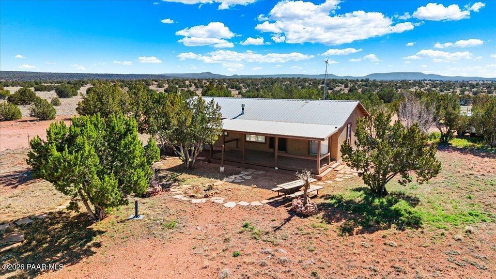 Photo of 45437 N Jacqueline Hill Drive, Ash Fork, AZ 86320 (MLS # 1080378)