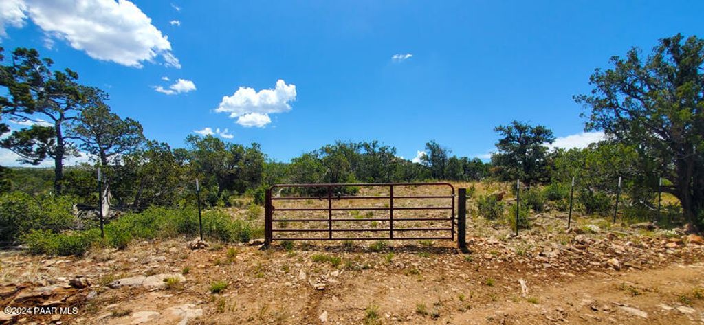 Photo of 362 Big View Trail, Ash Fork, AZ 86320 (MLS # 1080172)