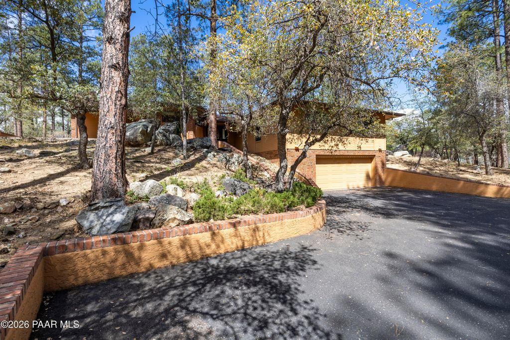 Photo of 1860 Coyote Road, Prescott, AZ 86303 (MLS # 1081254)