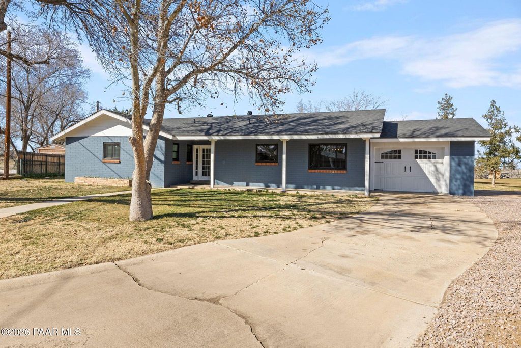 Photo of 12 Bar Heart Drive, Prescott, AZ 86301 (MLS # 1079305)