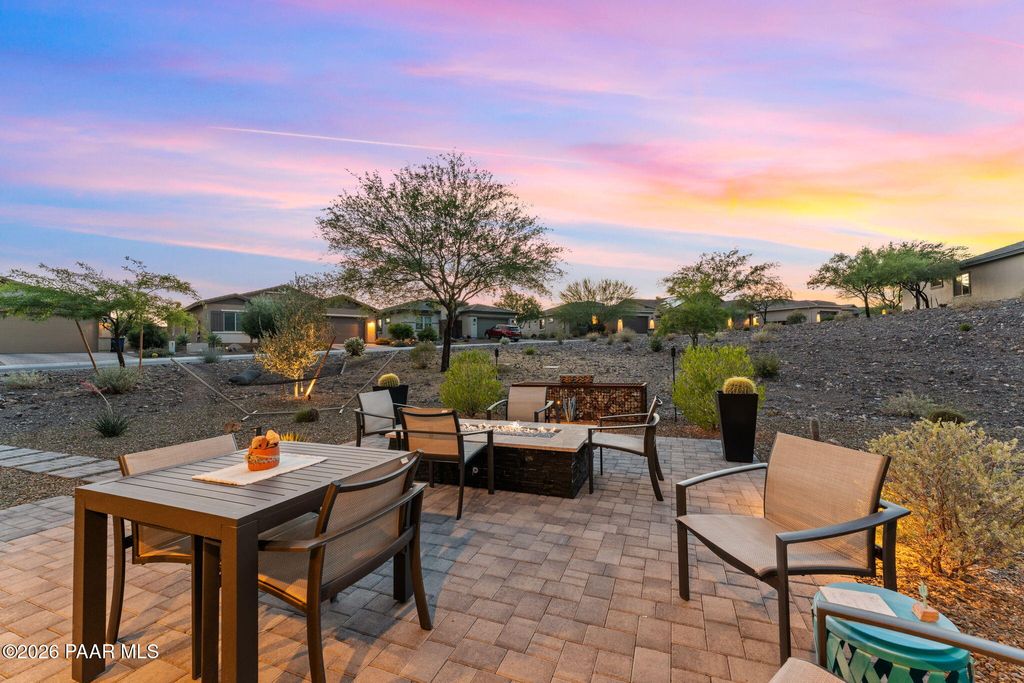 Photo of 3050 Tapaderos Drive, Wickenburg, AZ 85390 (MLS # 1082242)