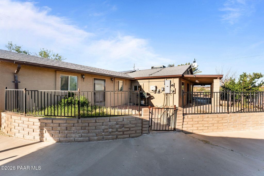 Photo of 41050 N U.S. Highway 60, Wickenburg, AZ 85390 (MLS # 1081112)