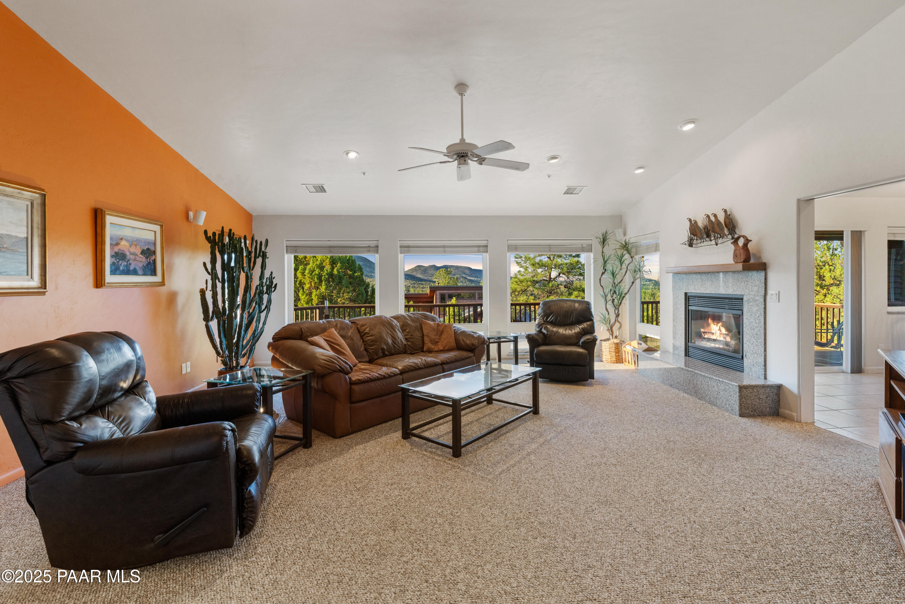 2910 W Crestview Drive