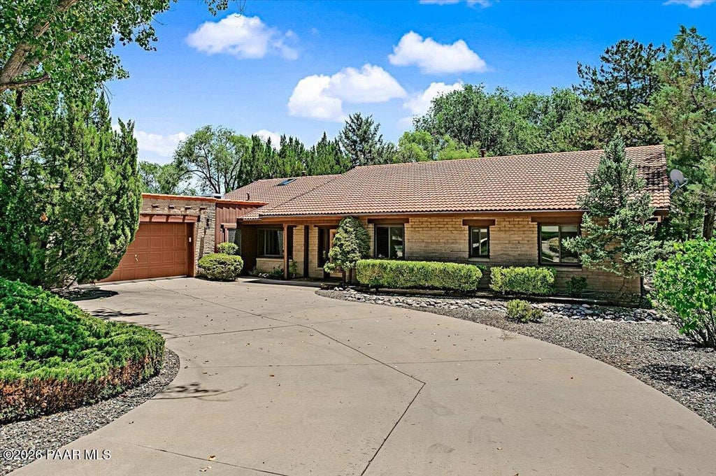 Photo of 1 Walking Diamond Drive, Prescott, AZ 86301 (MLS # 1083879)