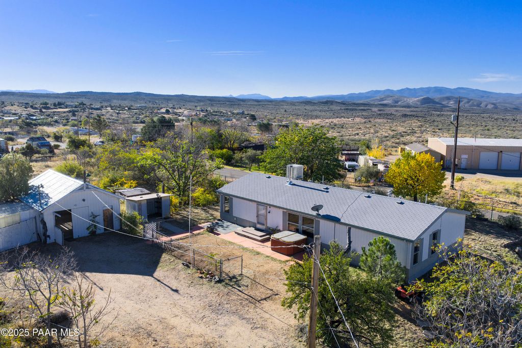 Photo of 7465 W Veda Lane, Kirkland, AZ 86332 (MLS # 1077810)