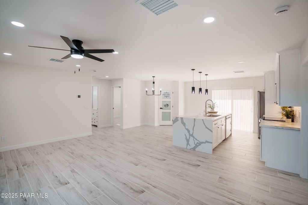 Photo of 16494 S White Rock Lane, Mayer, AZ 86333 (MLS # 1077576)