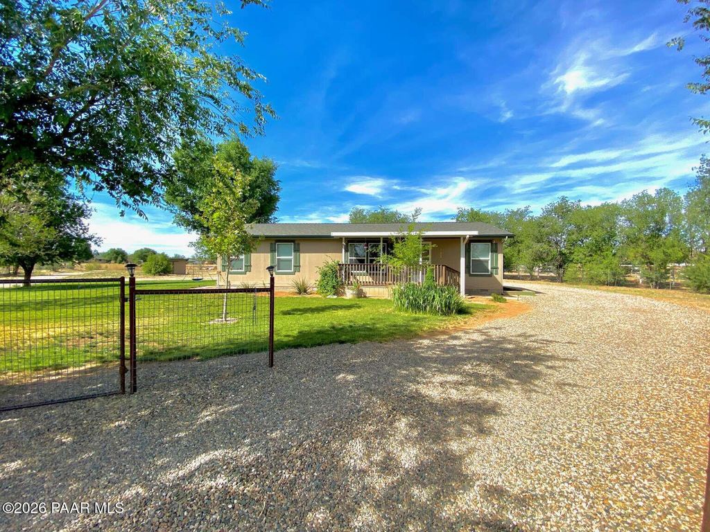 Photo of 1221 W Poco Lane, Chino Valley, AZ 86323 (MLS # 1080991)