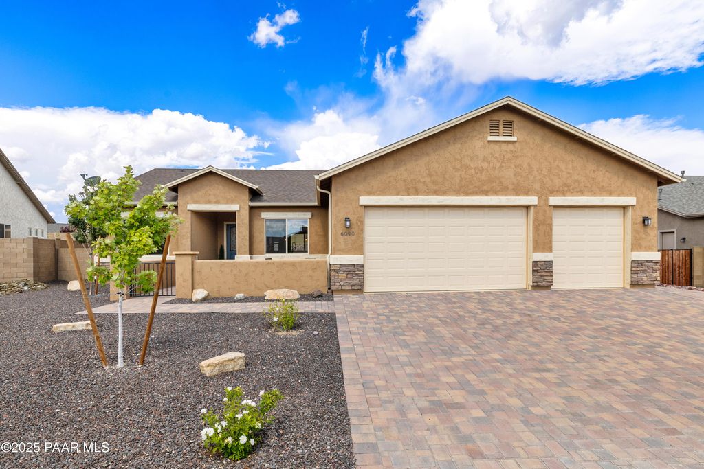 Photo of 6090 E Shetland Way, Prescott Valley, AZ 86314 (MLS # 1076764)