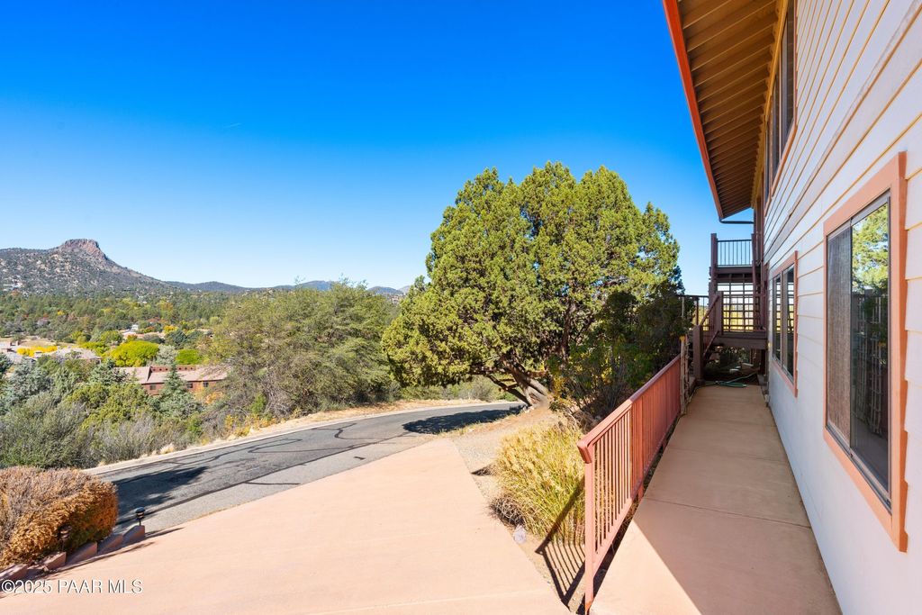 Photo of 435 Fairway View Drive, Prescott, AZ 86303 (MLS # 1077491)