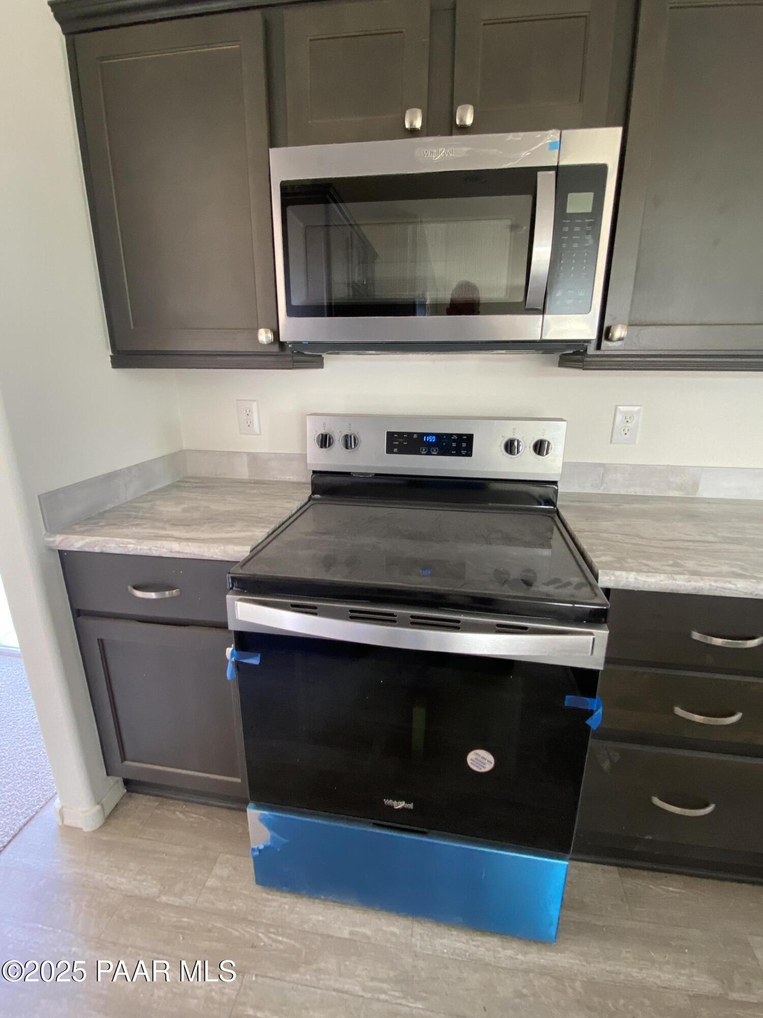 395 W Paris Trail