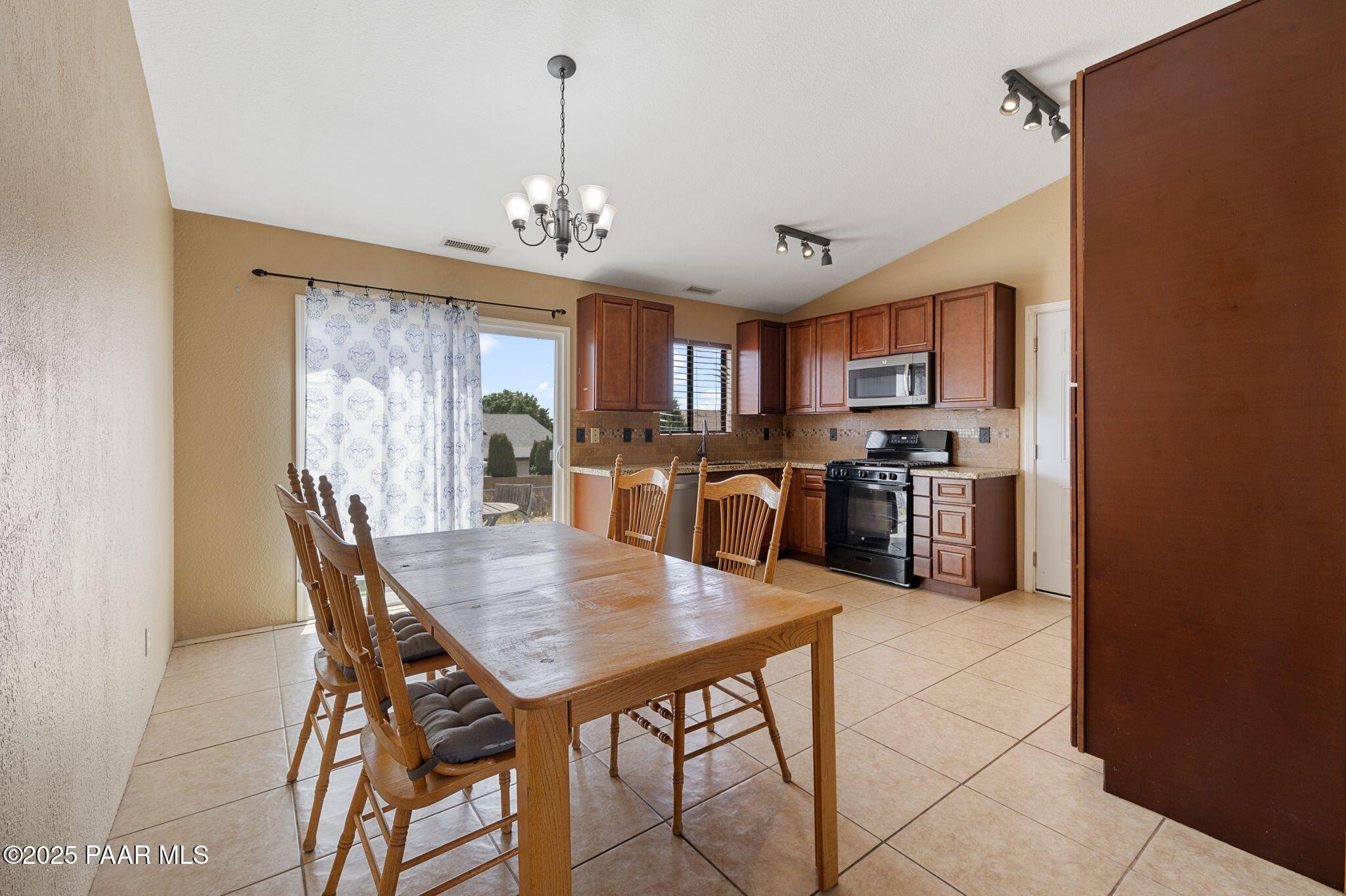 6017 N Tower Lane