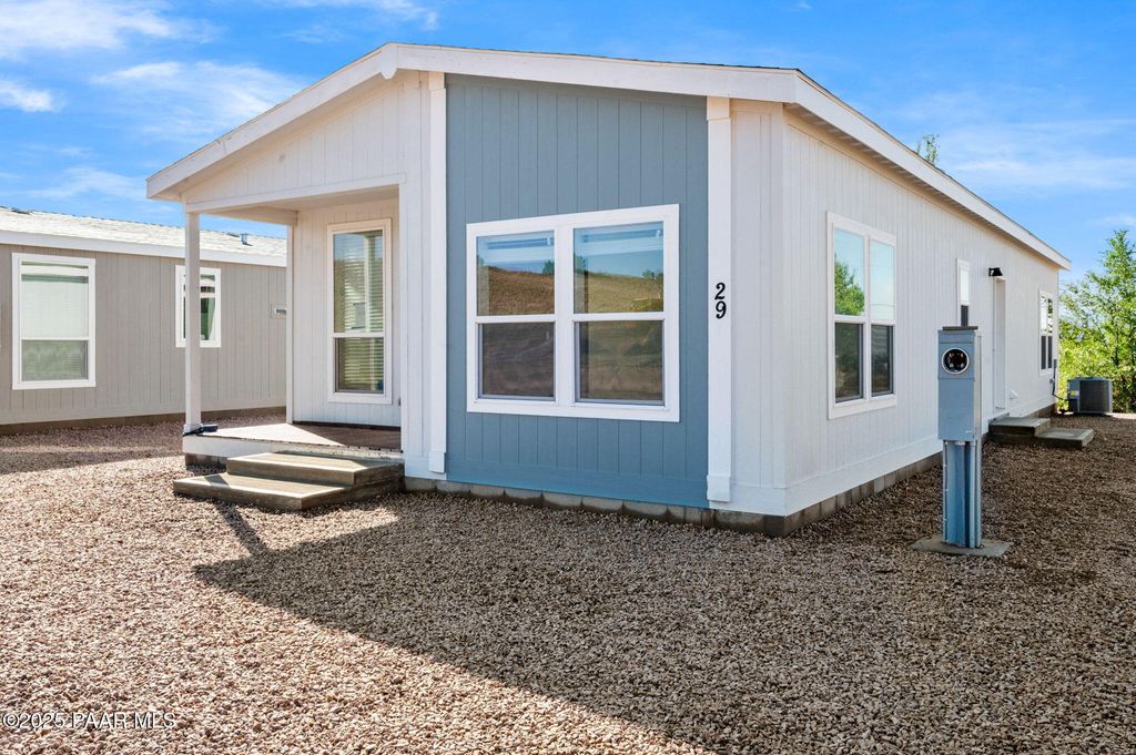 Photo of 39 E Abra Road, Paulden, AZ 86334 (MLS # 1076910)