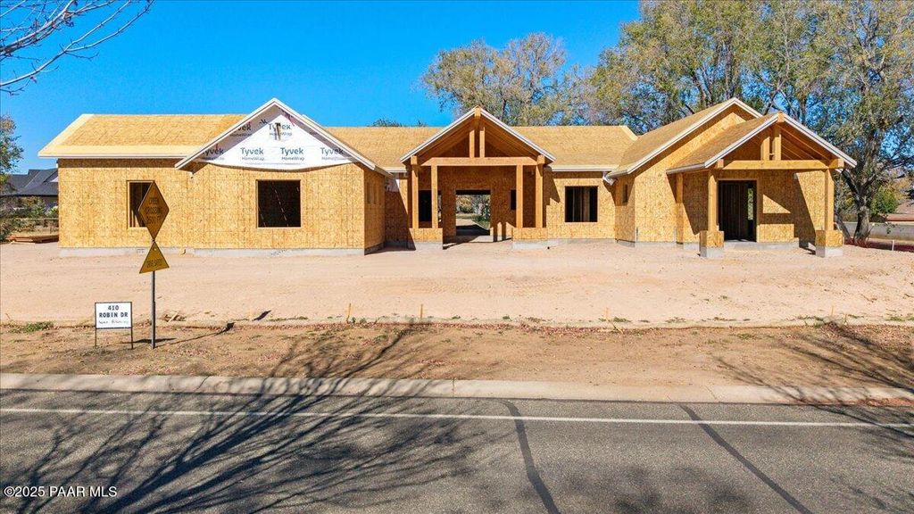 Photo of 410 Robin Drive, Prescott, AZ 86305 (MLS # 1077733)