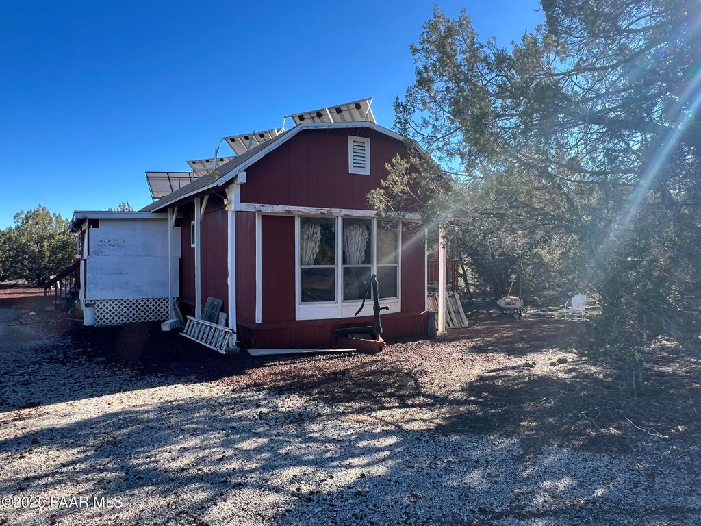 Photo of 32425 W Our Street, Seligman, AZ 86337 (MLS # 1078258)