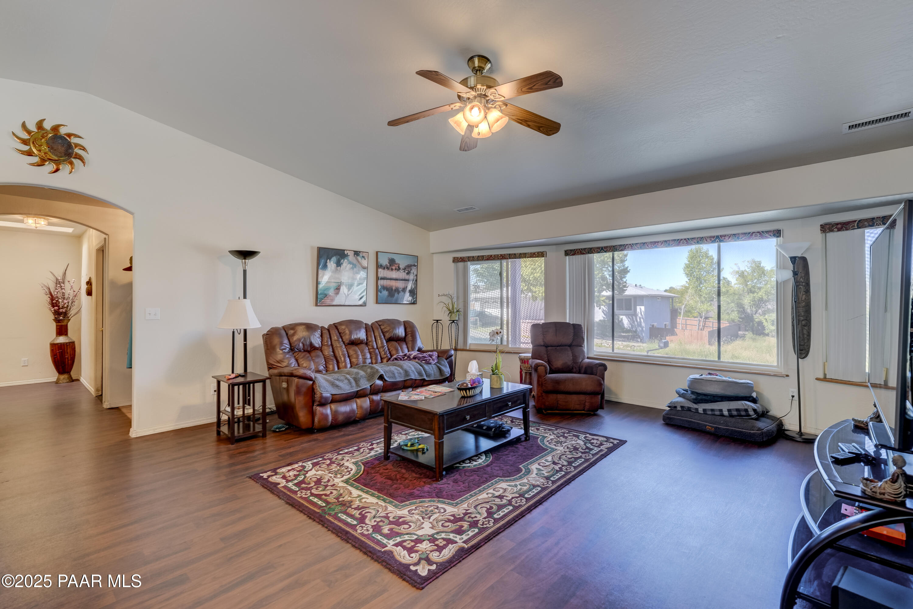 4225 N Saratoga Drive