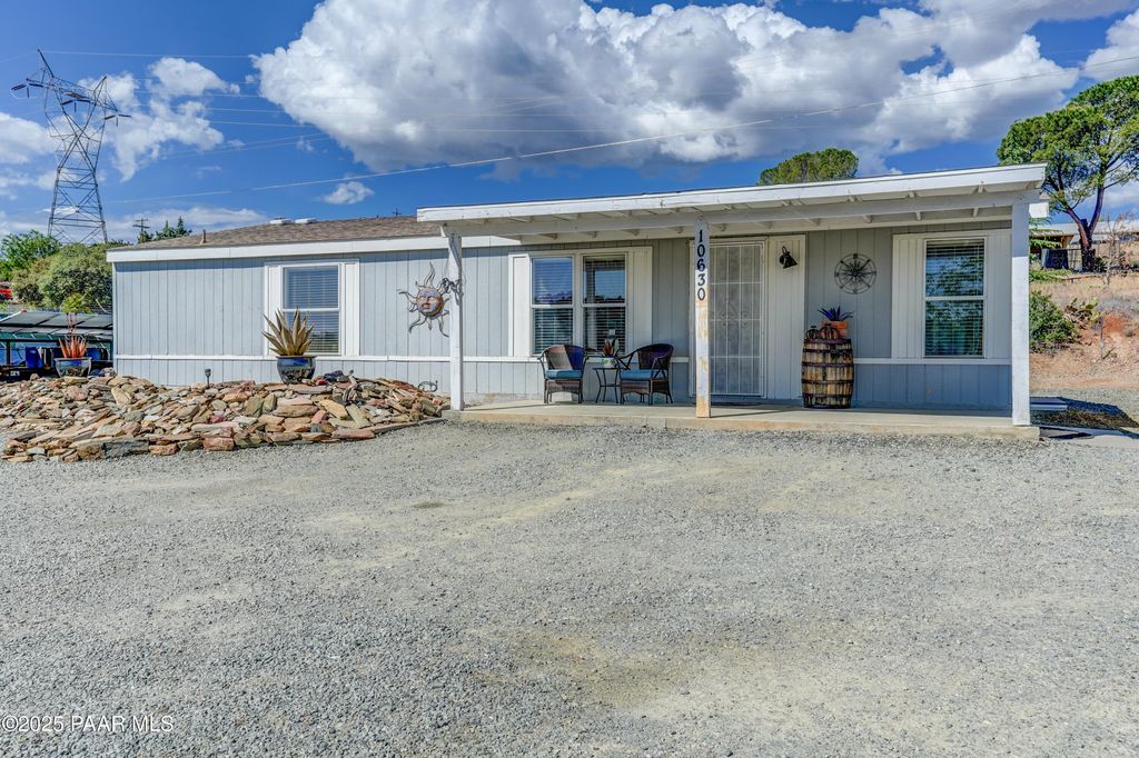 Photo of 10630 S State Route 69, Mayer, AZ 86333 (MLS # 1078414)