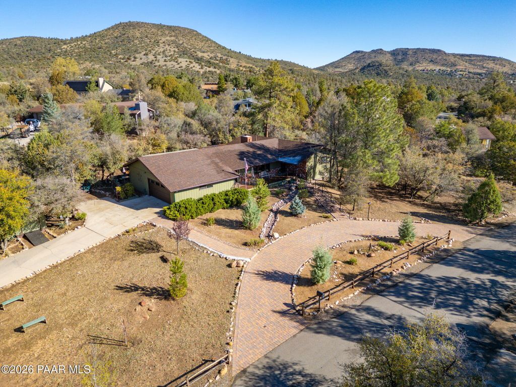 Photo of 1 Highland Terrace, Prescott, AZ 86305 (MLS # 1081221)