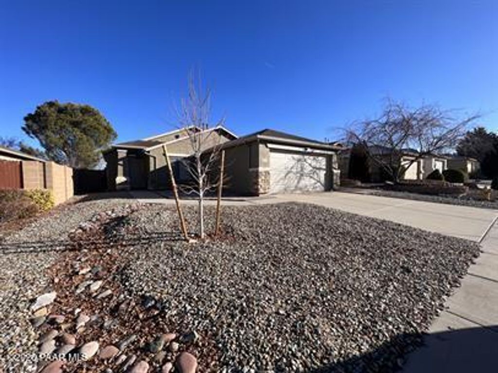 Photo of 7402 E Plateau Ridge Road, Prescott Valley, AZ 86315 (MLS # 1082447)