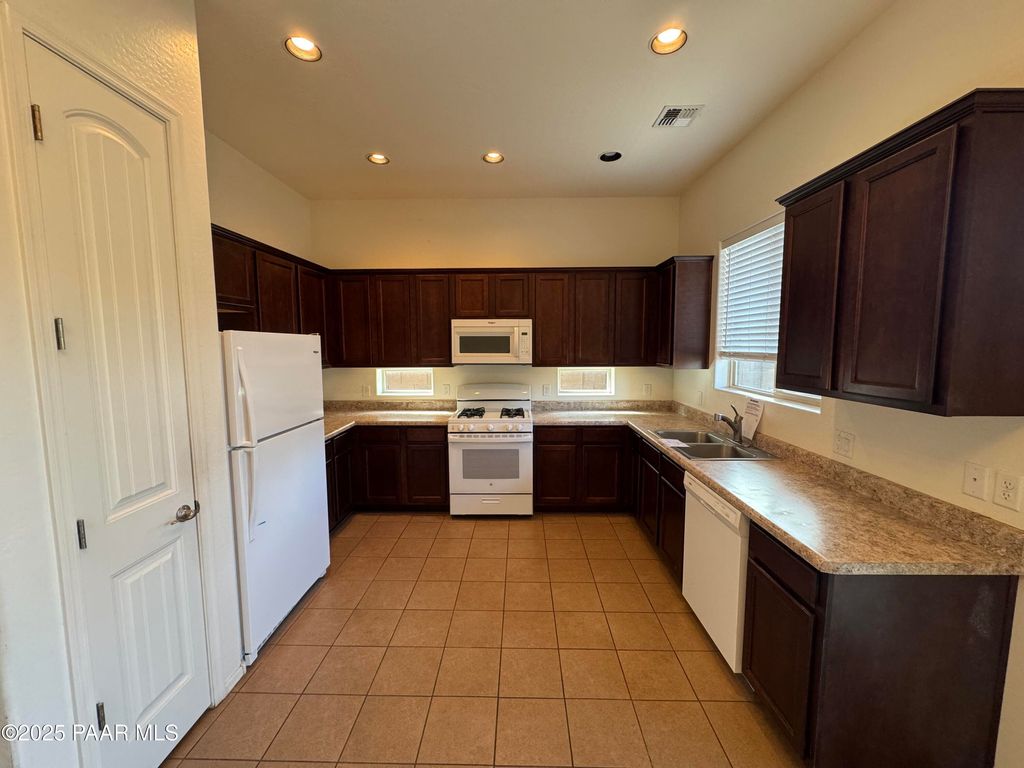 Photo of 5876 N Elton Place, Prescott Valley, AZ 86314 (MLS # 1077089)