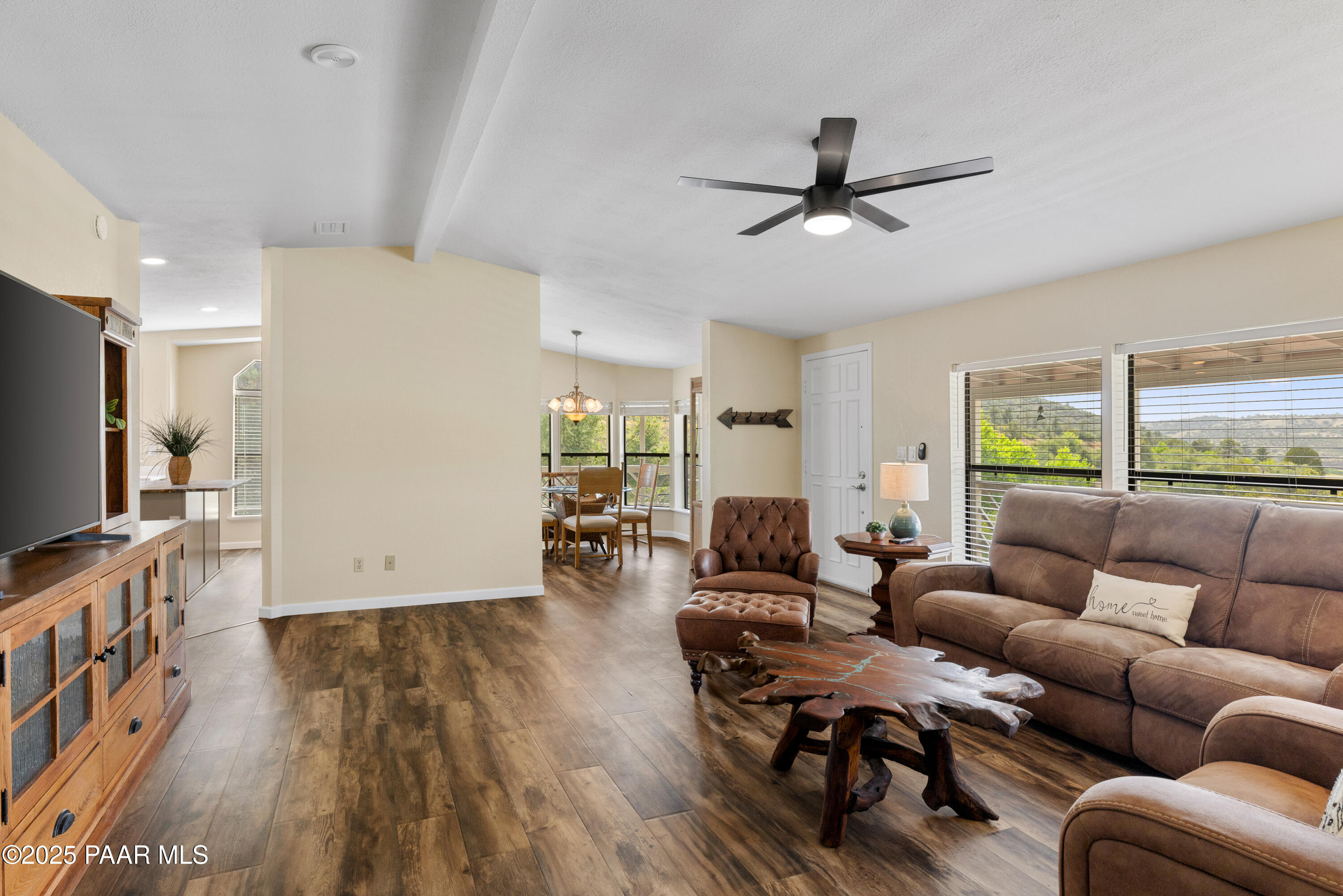 1947 E Mountain Hollow Drive