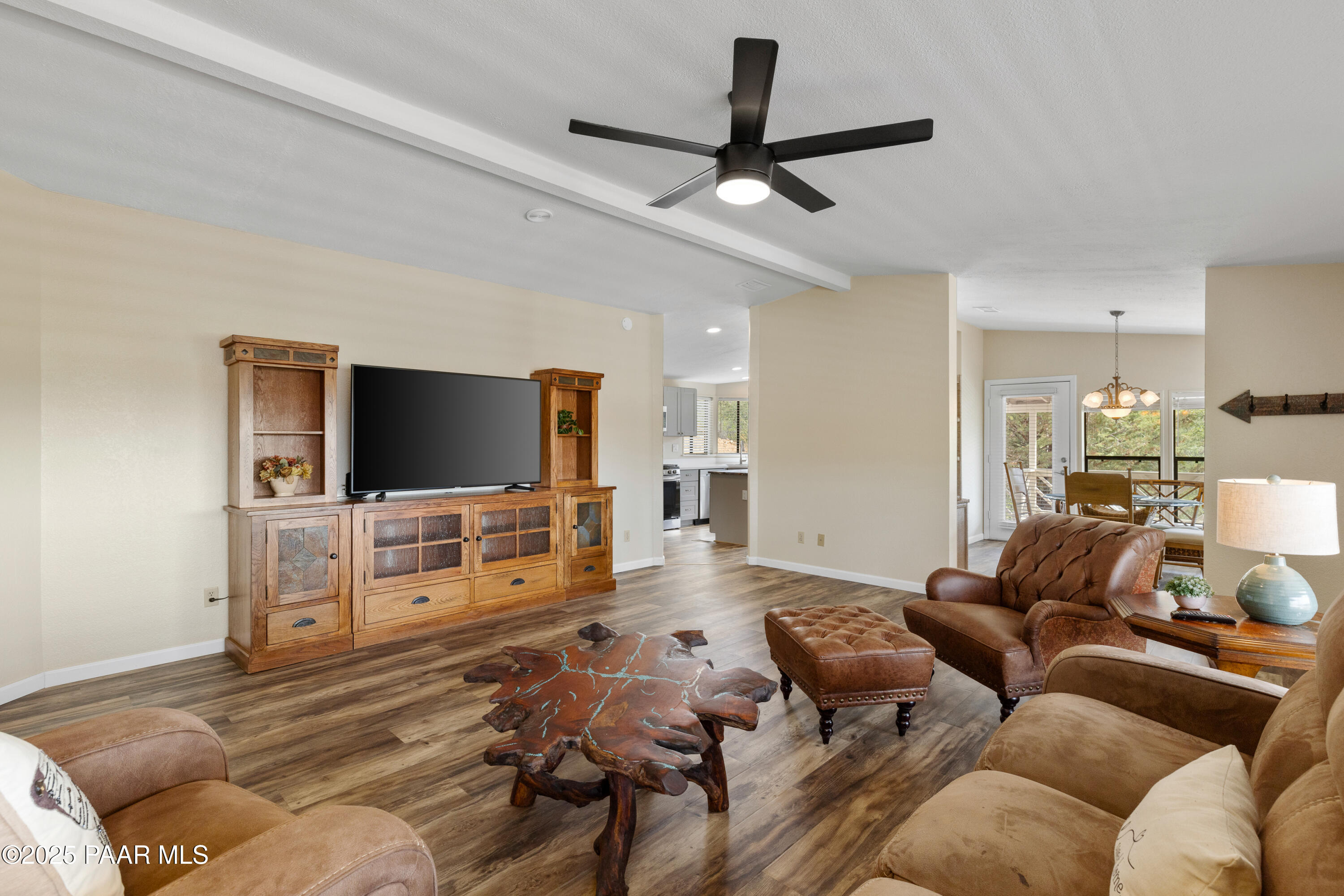 1947 E Mountain Hollow Drive