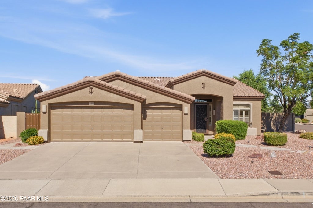 Photo of 6756 W Lone Cactus Drive, Glendale, AZ 85308 (MLS # 1085766)