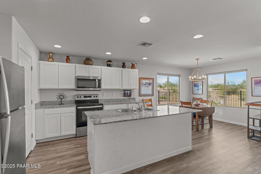 Photo of 18 W Monte Cristo Dr, Wickenburg, AZ 85390 (MLS # 1078455)