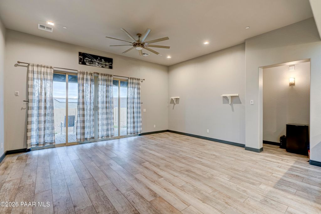 Photo of 490 Miners Gulch Drive, Clarkdale, AZ 86324 (MLS # 1078600)