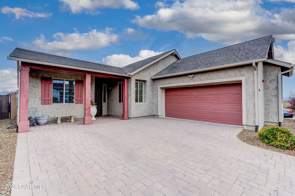 Photo of 490 Miners Gulch Drive, Clarkdale, AZ 86324 (MLS # 1078600)