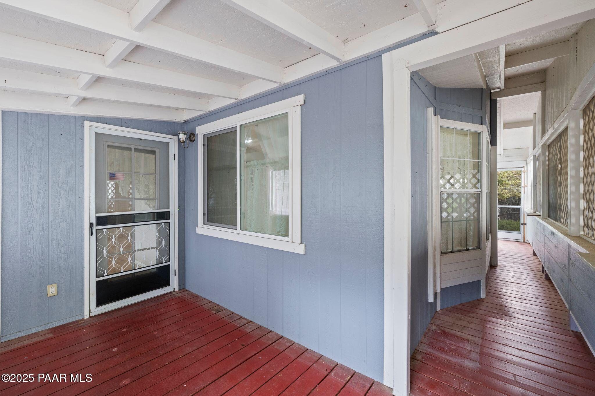 944 N Mountain Hollow Court