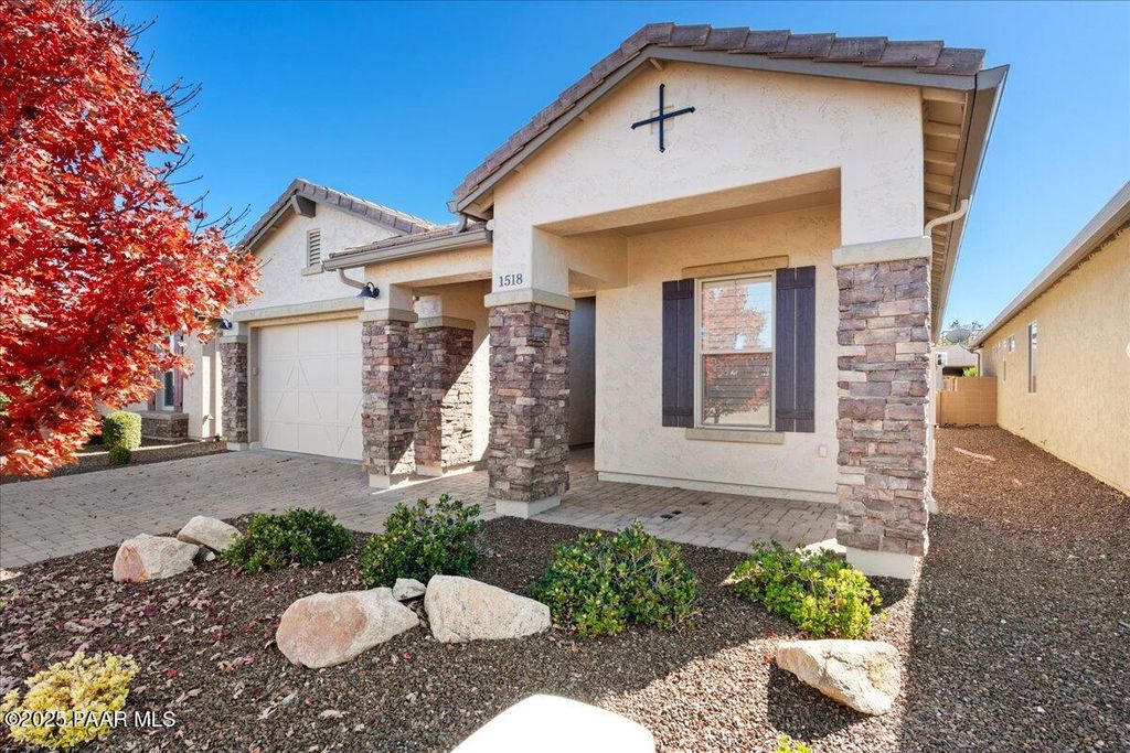 Photo of 1518 N Range View Circle Cir, Prescott Valley, AZ 86314 (MLS # 1077426)