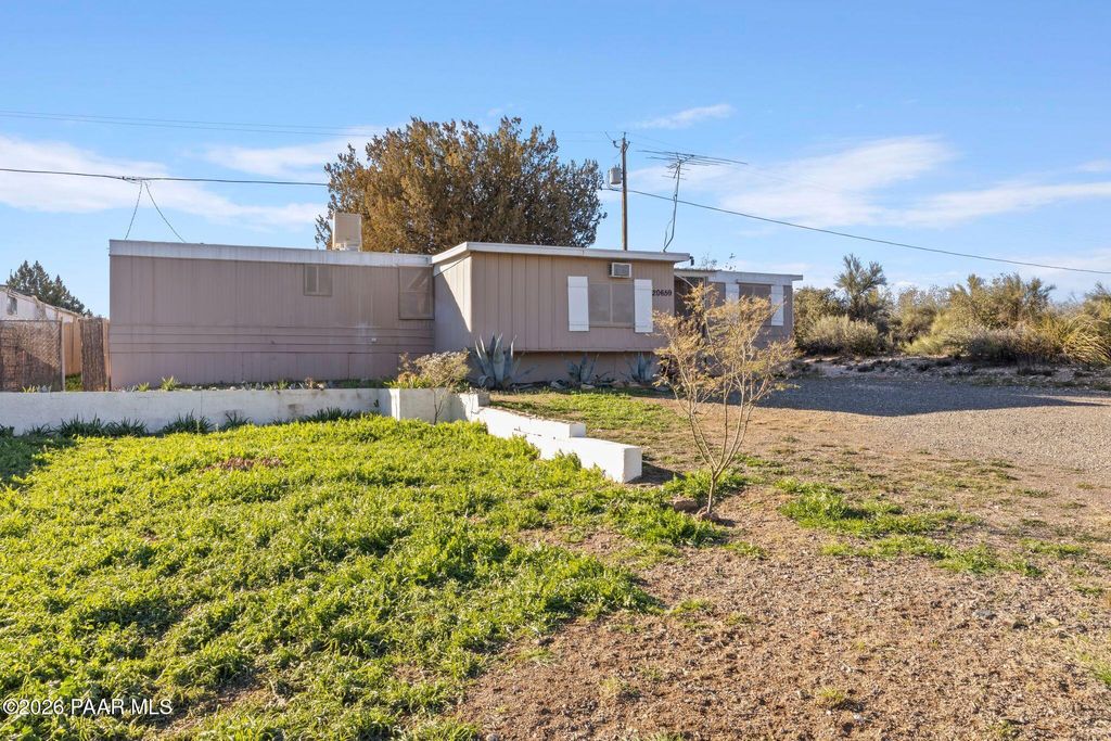 Photo of 20659 E Quail Run Drive, Mayer, AZ 86333 (MLS # 1078662)