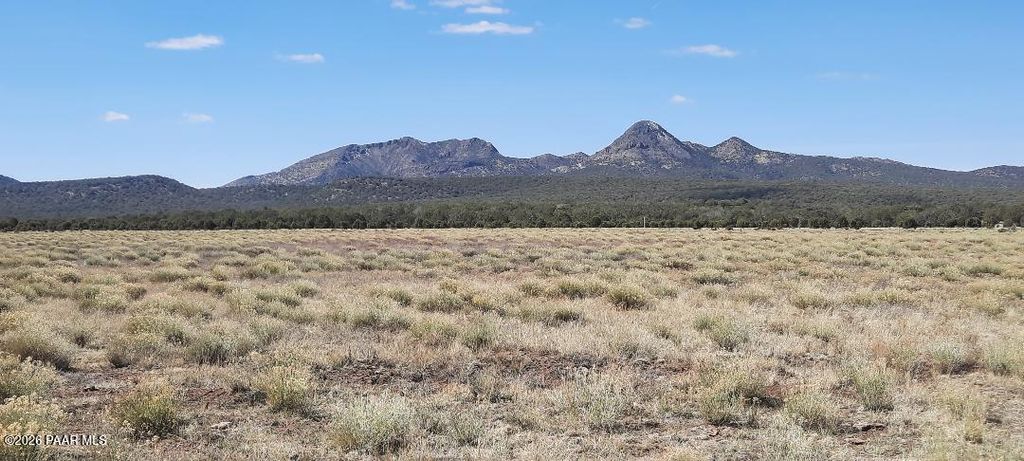 Photo of Xxxx Six Shooter Trail, Williams, AZ 86337 (MLS # 1079608)