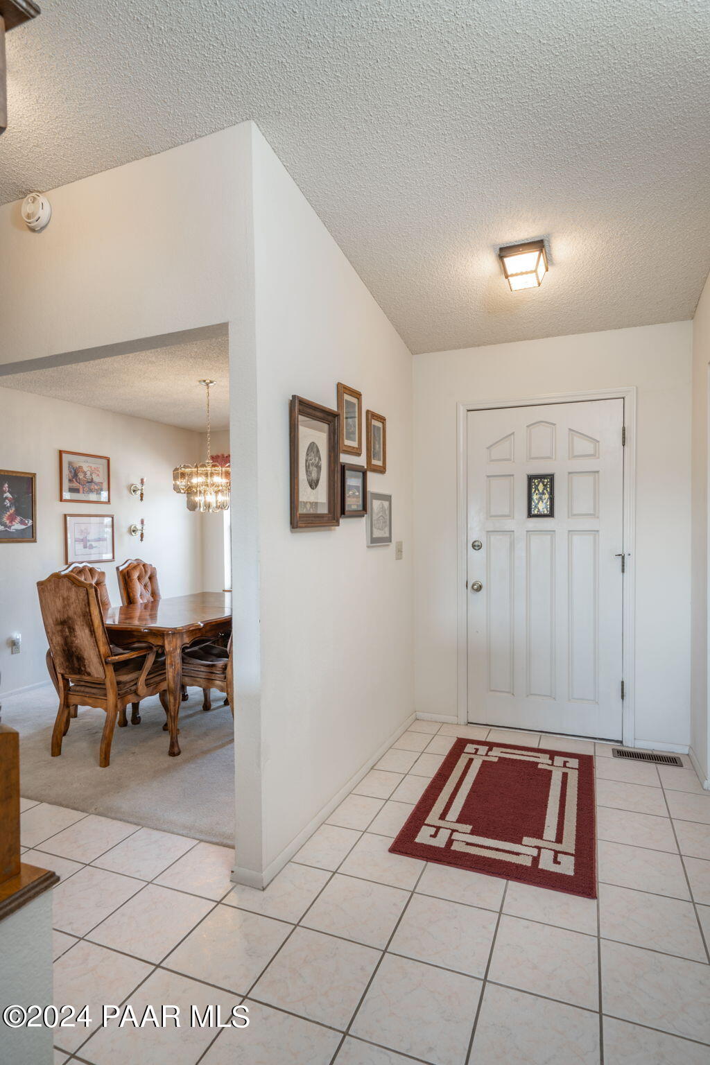 1095 N Broken Wagon Trail