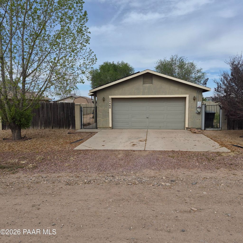 Photo of 24460 N Yosemite Street, Paulden, AZ 86334 (MLS # 1081053)
