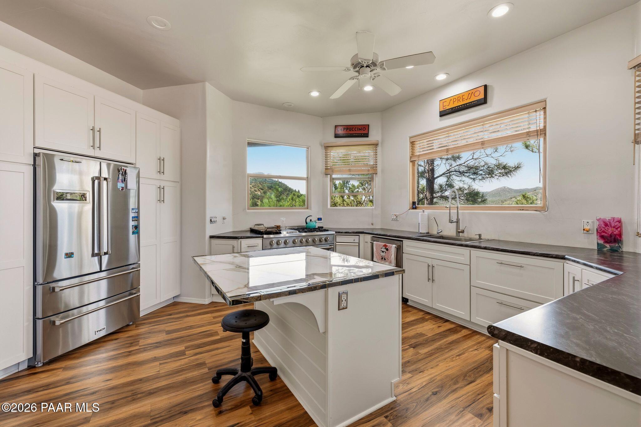 225 E Crestwood