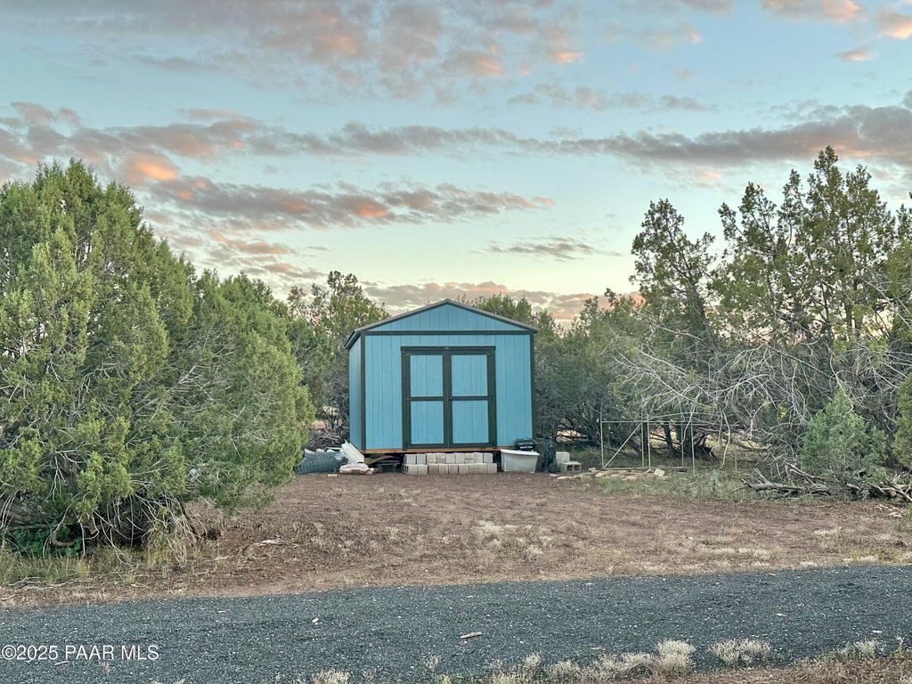 Photo of 2460 Denny Drive, Williams, AZ 86046 (MLS # 1076990)