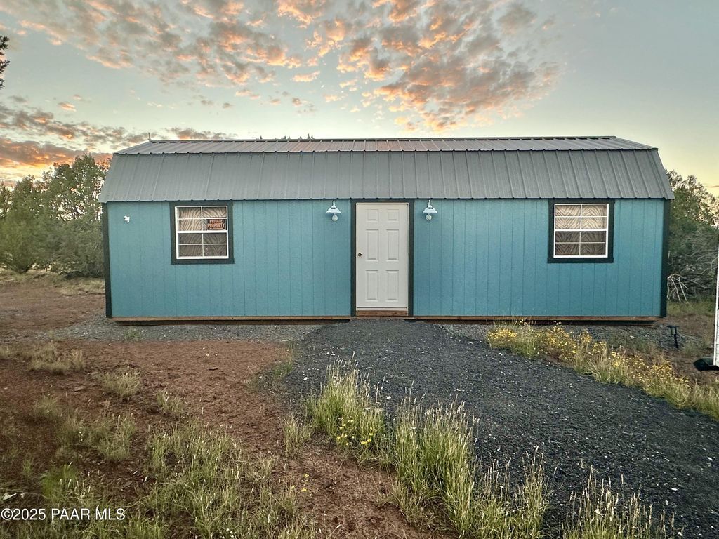 Photo of 2460 Denny Drive, Williams, AZ 86046 (MLS # 1076990)