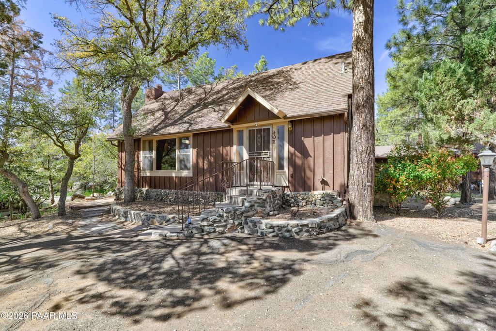 Photo of 902 Hemlock Avenue, Prescott, AZ 86303 (MLS # 1080960)