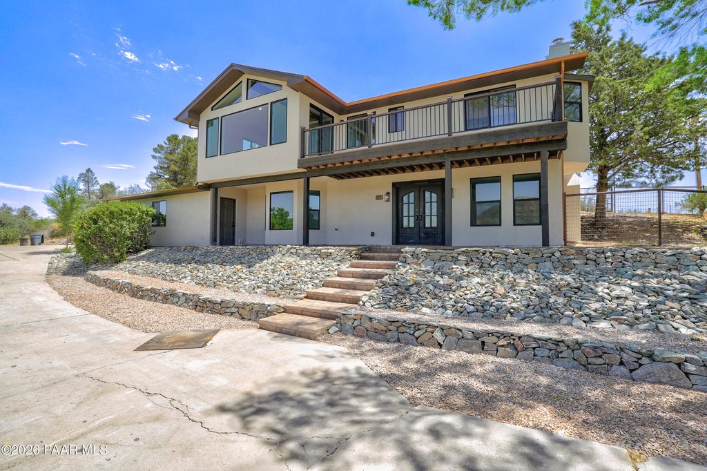 Photo of 1584 W Cliff Rose Road, Prescott, AZ 86305 (MLS # 1083003)