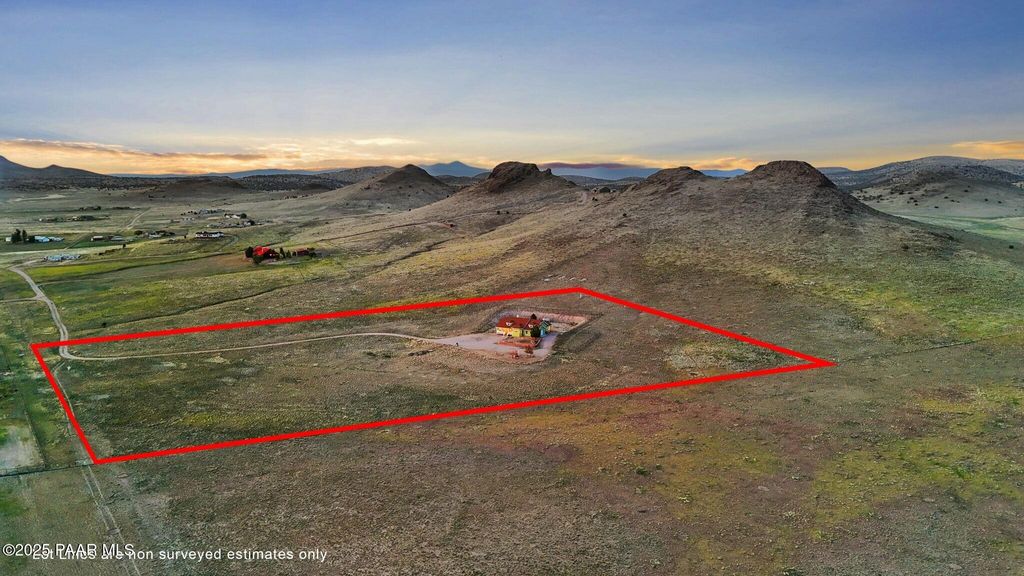 Photo of 16025 N Hereford Road, Chino Valley, AZ 86323 (MLS # 1079494)