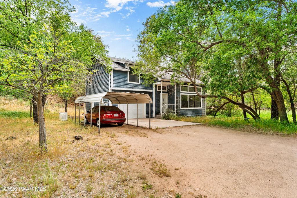 Photo of 998 W Canyon Drive, Prescott, AZ 86303 (MLS # 1082015)