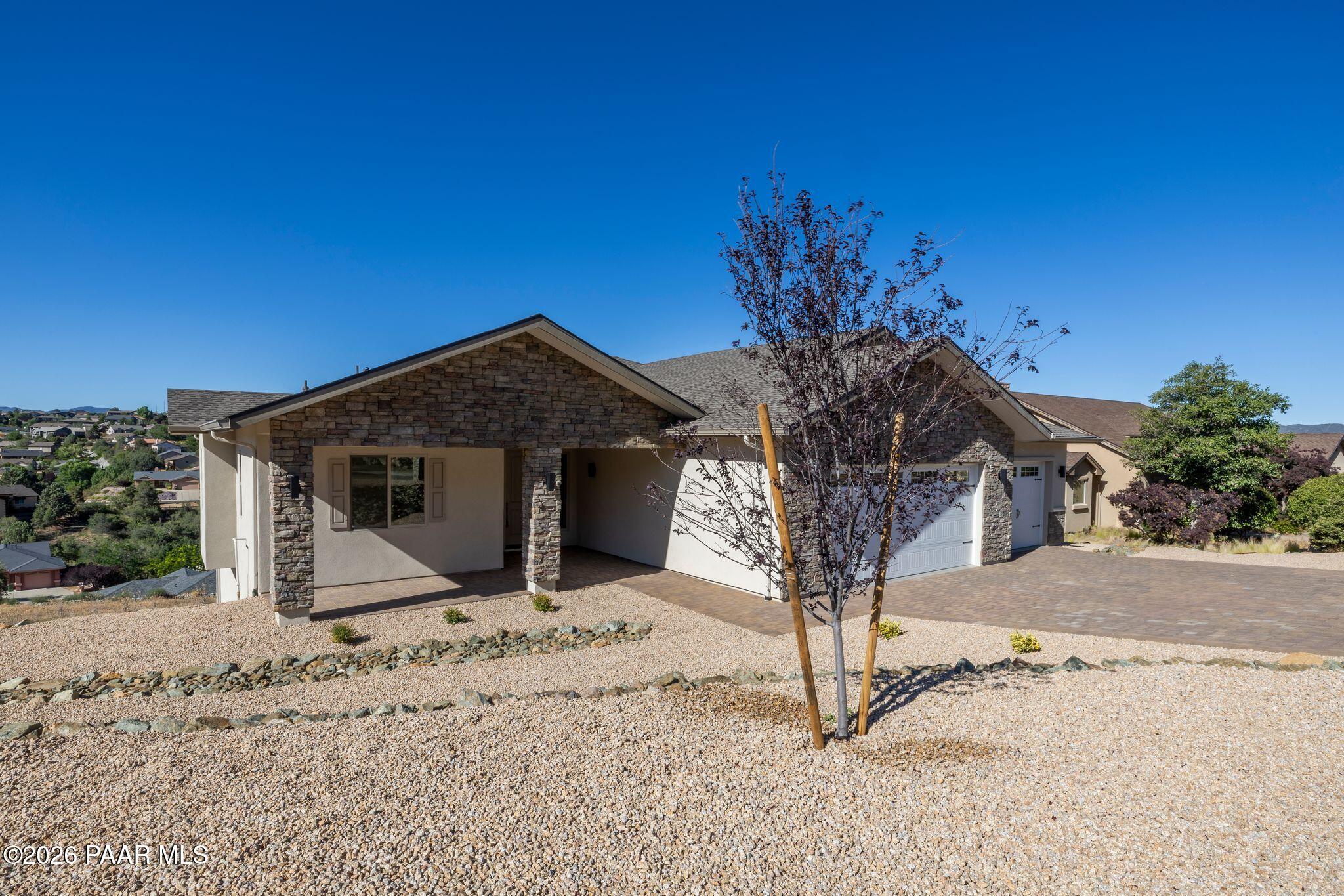 561 S Lakeview Drive
