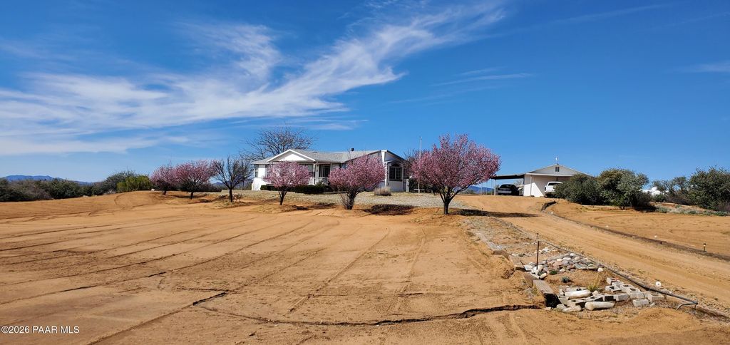 Photo of 8910 S Highway 89, Wilhoit, AZ 86332 (MLS # 1081058)