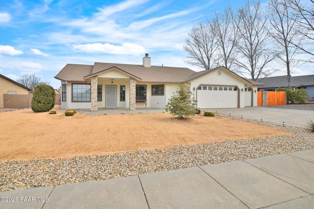 Photo of 7076 N Sunrise Vis, Prescott Valley, AZ 86315 (MLS # 1081289)