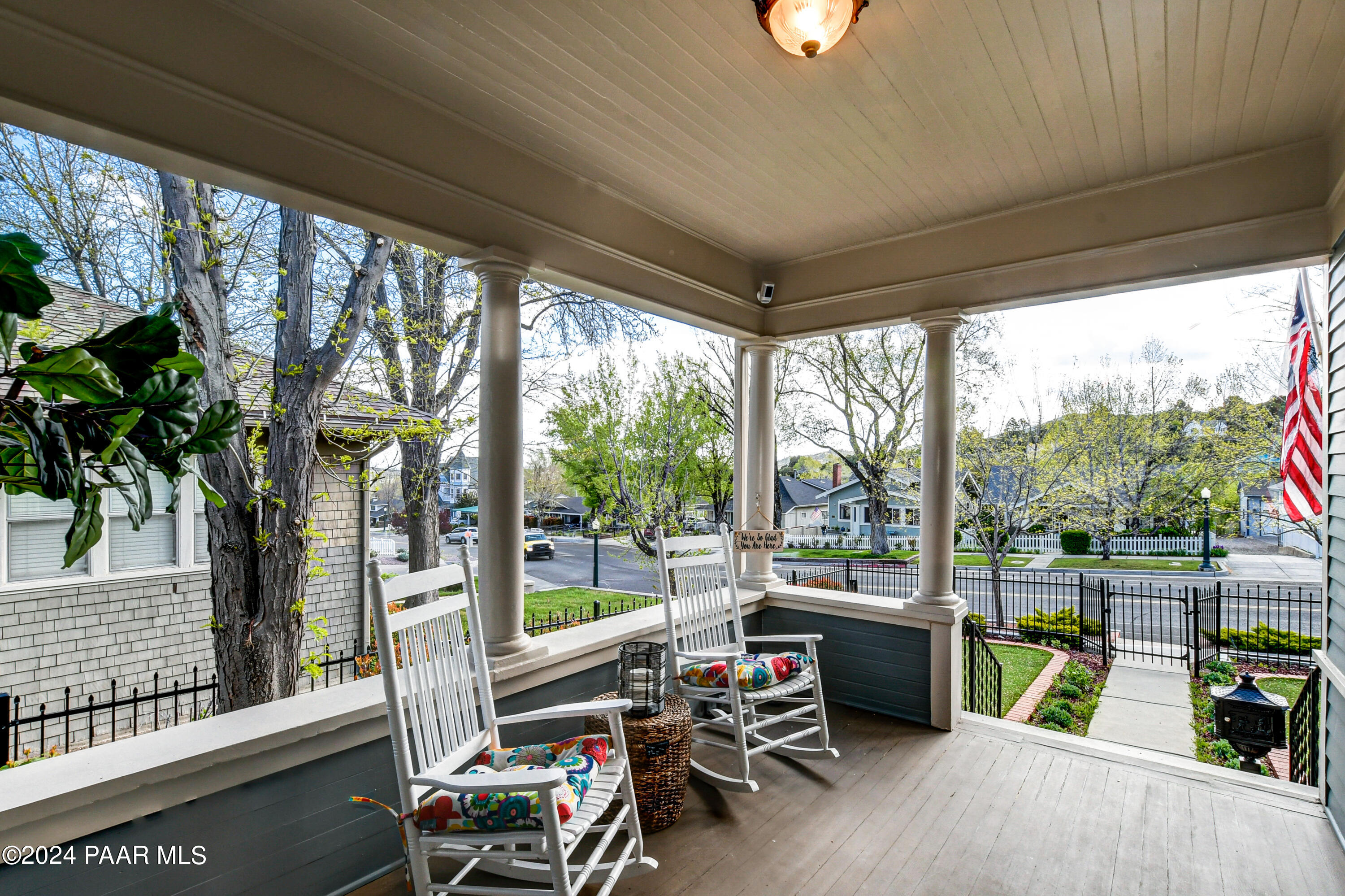 306 S Mt Vernon Avenue