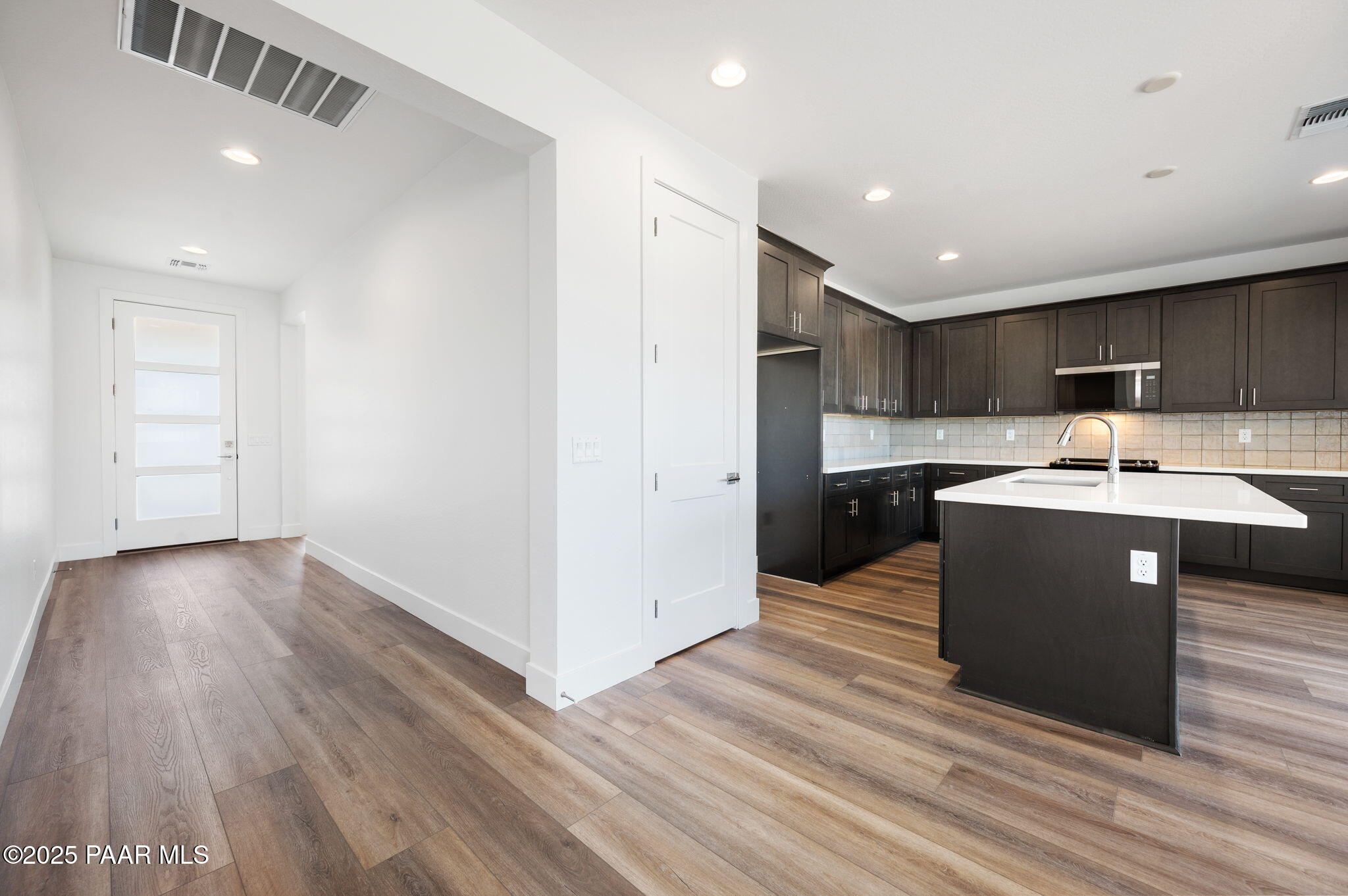 7492 E Louie Lane