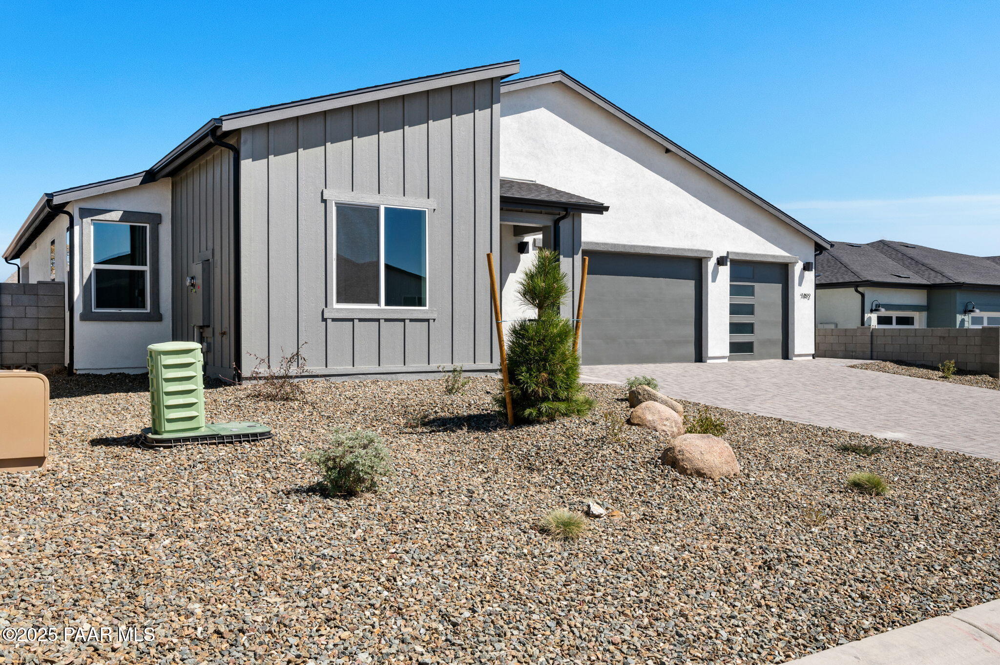 7492 E Louie Lane